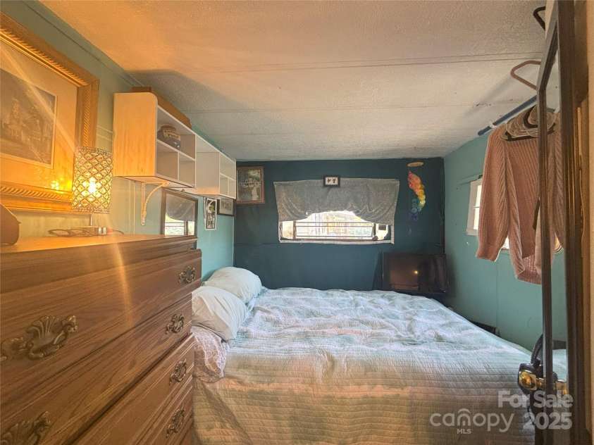 101 Mallard Loop, Waynesville, NC 28785.  MLS# CAR4257285, YatesRealty ID 16684. Secondary bedroom.