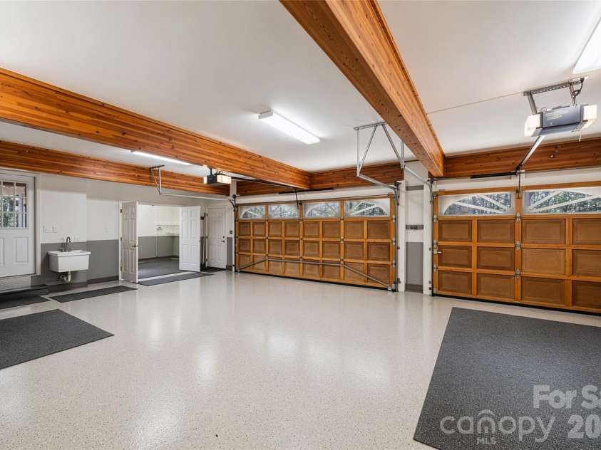 2005 Gathering Place, Kannapolis, NC 28081.  MLS# CAR4365757, YatesRealty ID 16684. 3-Car Garage - Virtually Cleaned