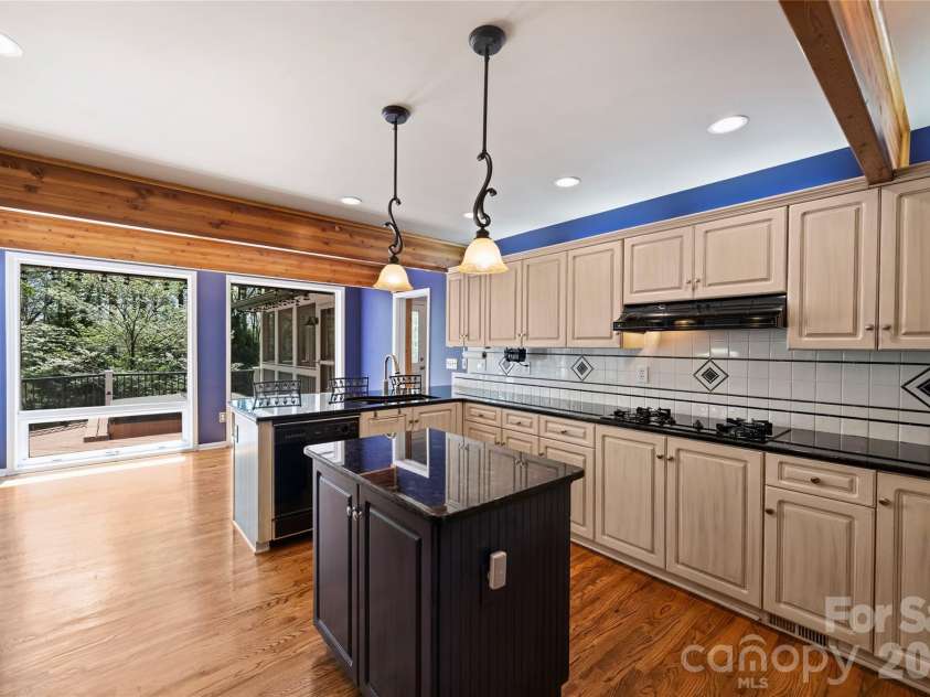 2005 Gathering Place, Kannapolis, NC 28081.  MLS# CAR4365757, YatesRealty ID 16684. Kitchen