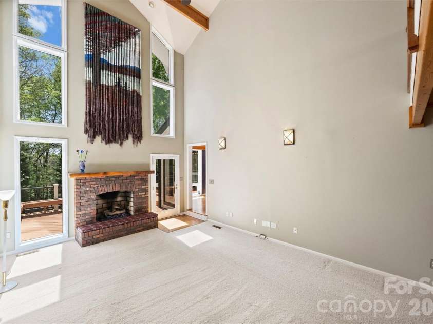 2005 Gathering Place, Kannapolis, NC 28081.  MLS# CAR4365757, YatesRealty ID 16684. Living Room