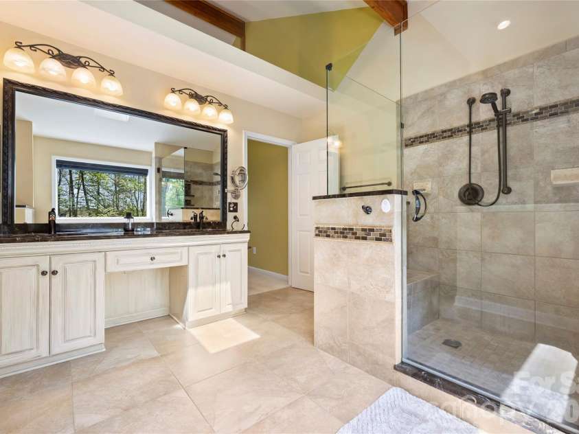 2005 Gathering Place, Kannapolis, NC 28081.  MLS# CAR4365757, YatesRealty ID 16684. Primary Bathroom
