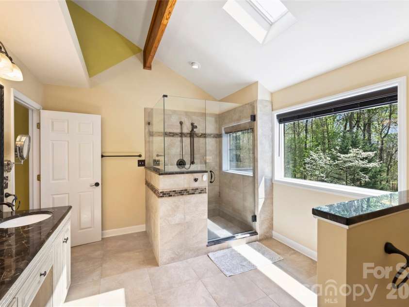 2005 Gathering Place, Kannapolis, NC 28081.  MLS# CAR4365757, YatesRealty ID 16684. Primary Bathroom