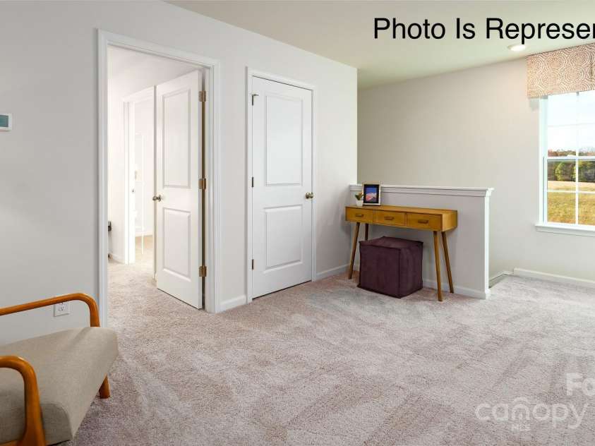 131 Meadow View Drive, Statesville, NC 28677.  MLS# CAR4256121, YatesRealty ID 16686. Loft