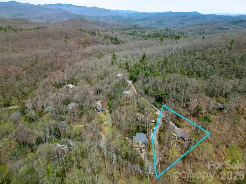 218 Hickory Lane, Lake Toxaway, NC 28747.  MLS# CAR4364583, YatesRealty ID 16686. 