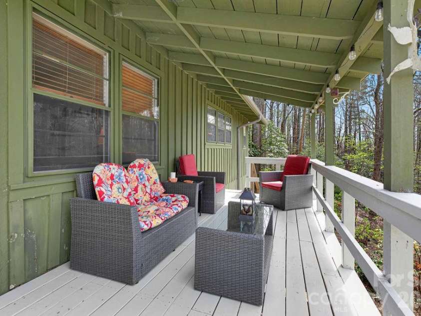218 Hickory Lane, Lake Toxaway, NC 28747.  MLS# CAR4364583, YatesRealty ID 16686. 