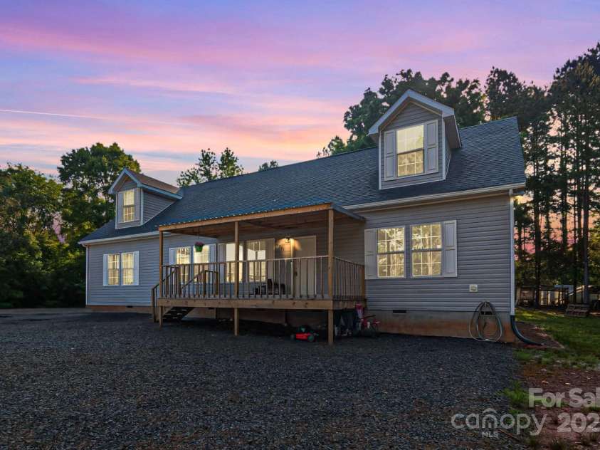 1811 Continental Drive, Albemarle, NC 28001.  MLS# CAR4260222, YatesRealty ID 16687. 