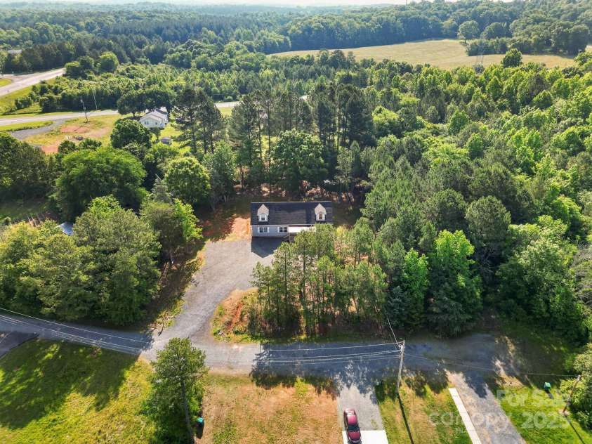 1811 Continental Drive, Albemarle, NC 28001.  MLS# CAR4260222, YatesRealty ID 16687. 