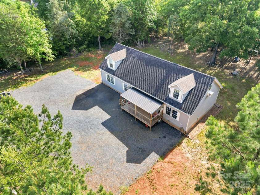 1811 Continental Drive, Albemarle, NC 28001.  MLS# CAR4260222, YatesRealty ID 16687. 