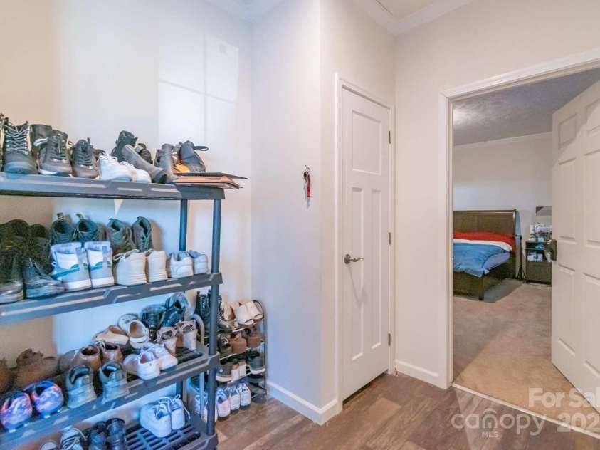 1811 Continental Drive, Albemarle, NC 28001.  MLS# CAR4260222, YatesRealty ID 16687. Foyer