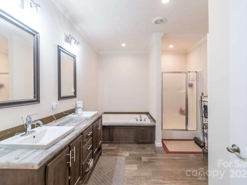 1811 Continental Drive, Albemarle, NC 28001.  MLS# CAR4260222, YatesRealty ID 16687. Main Bathroom