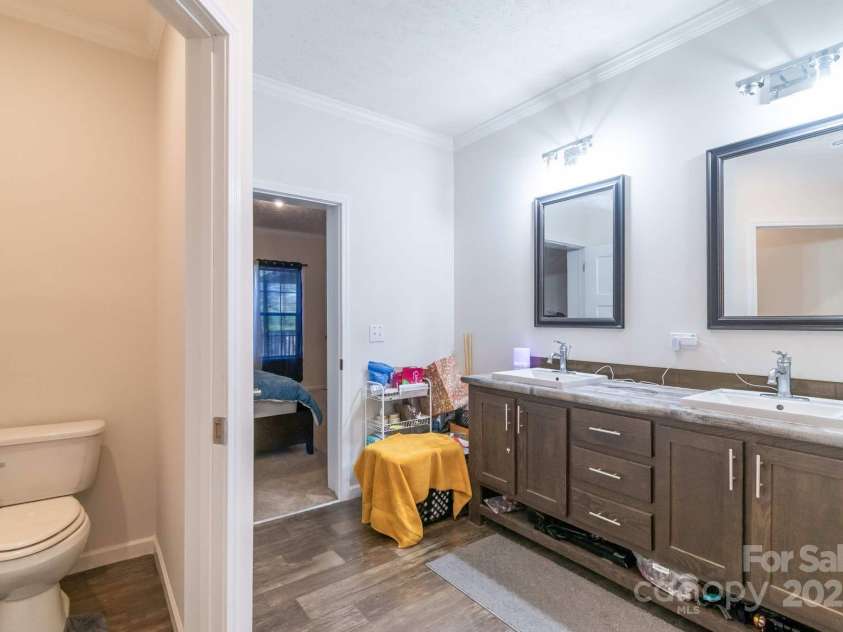 1811 Continental Drive, Albemarle, NC 28001.  MLS# CAR4260222, YatesRealty ID 16687. Main Bathroom