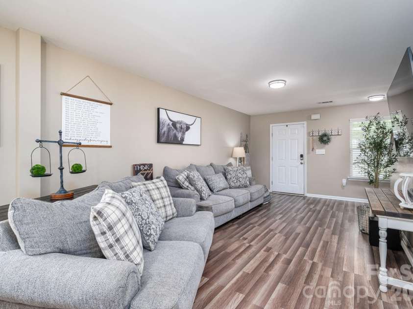 11531 Tribal Drive, Charlotte, NC 28214.  MLS# CAR4373105, YatesRealty ID 16688. 