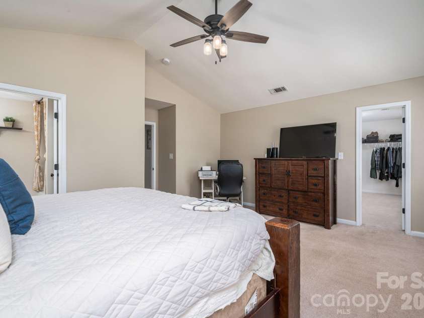 11531 Tribal Drive, Charlotte, NC 28214.  MLS# CAR4373105, YatesRealty ID 16688. 