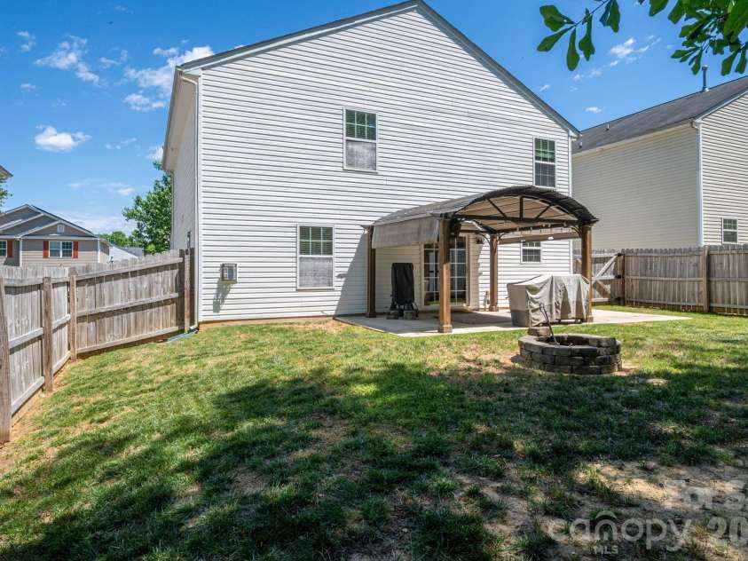 11531 Tribal Drive, Charlotte, NC 28214.  MLS# CAR4373105, YatesRealty ID 16688. 