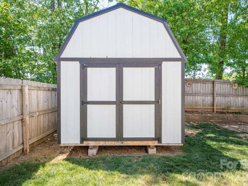 11531 Tribal Drive, Charlotte, NC 28214.  MLS# CAR4373105, YatesRealty ID 16688. 