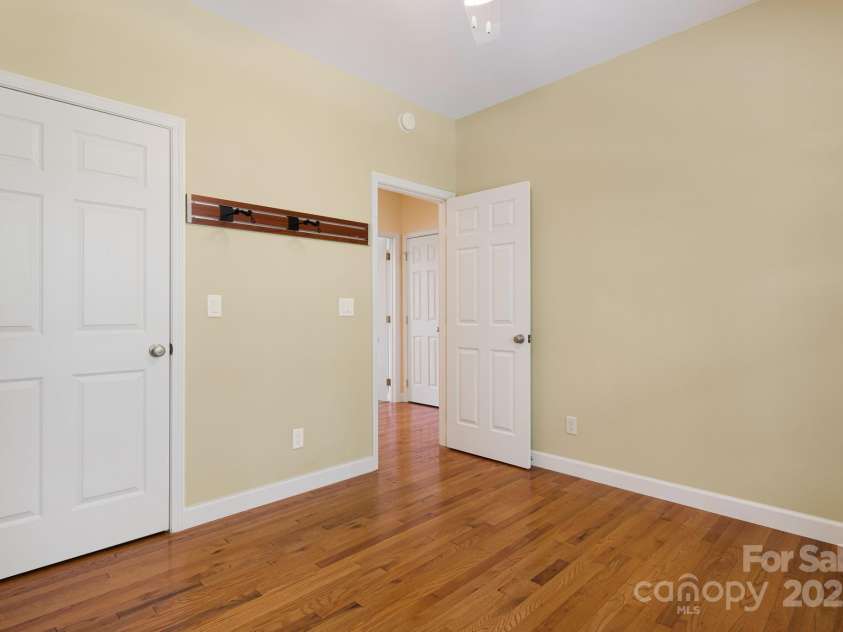 419 Oak Lane, Mars Hill, NC 28754.  MLS# CAR4276301, YatesRealty ID 16689. Bed Room 1