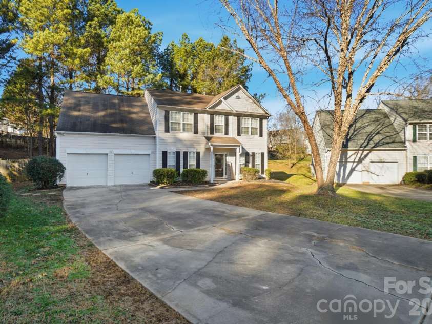 8805 Red Tail Court, Charlotte, NC 28269.  MLS# CAR4382950, YatesRealty ID 1669. 