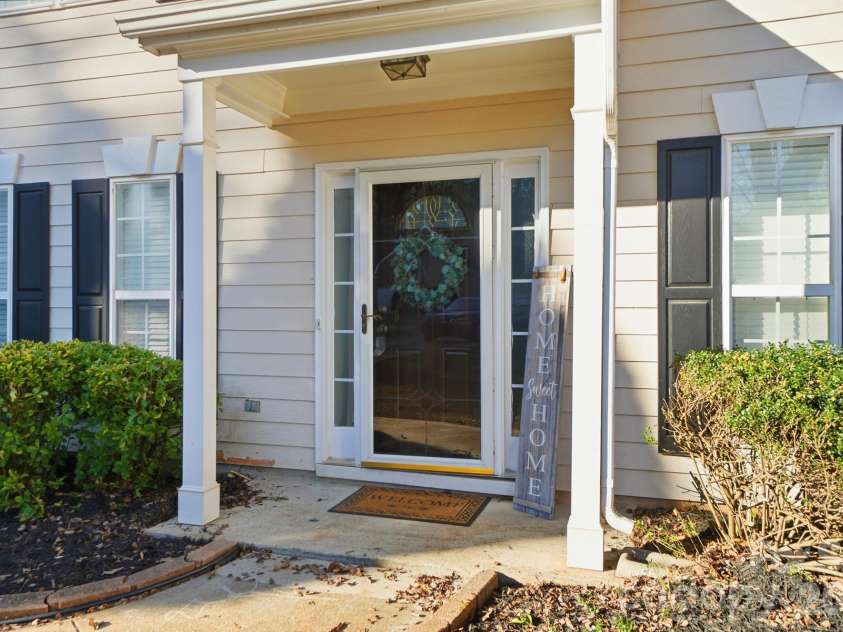 8805 Red Tail Court, Charlotte, NC 28269.  MLS# CAR4382950, YatesRealty ID 1669. 