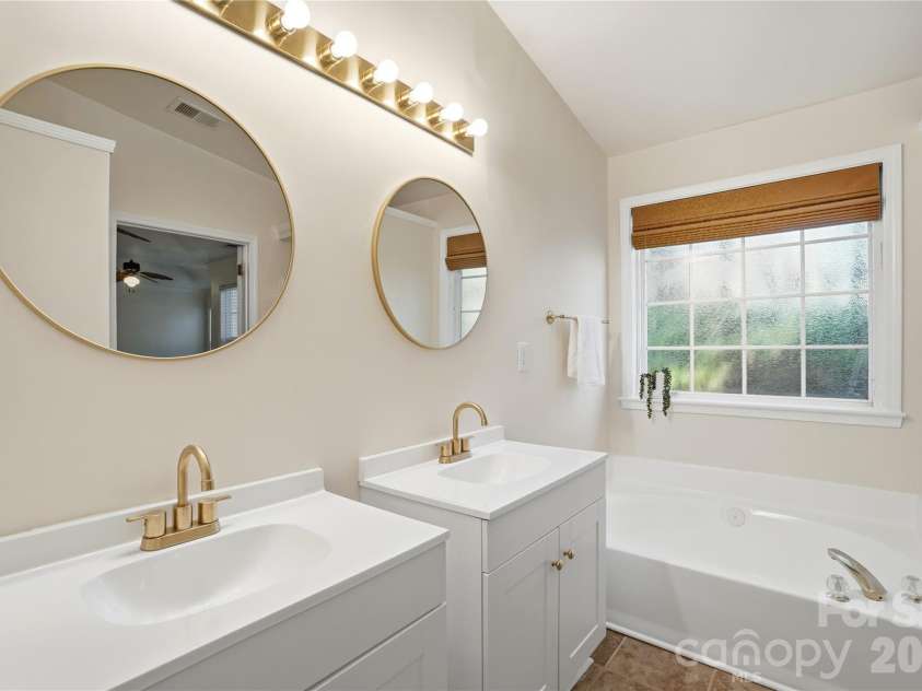 8805 Red Tail Court, Charlotte, NC 28269.  MLS# CAR4382950, YatesRealty ID 1669. 