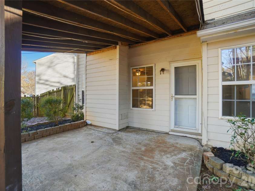 8805 Red Tail Court, Charlotte, NC 28269.  MLS# CAR4382950, YatesRealty ID 1669. 