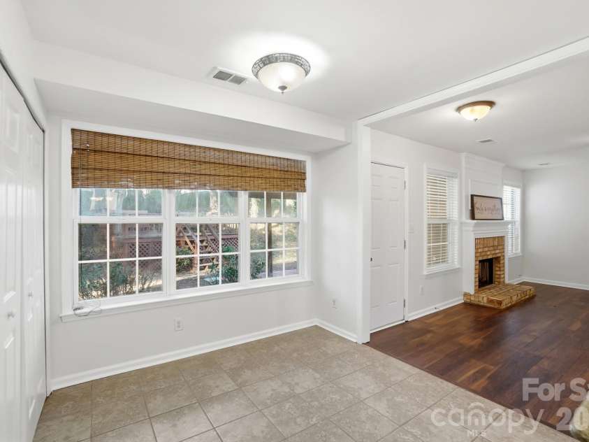 8805 Red Tail Court, Charlotte, NC 28269.  MLS# CAR4382950, YatesRealty ID 1669. Kitchen breakfast nook
