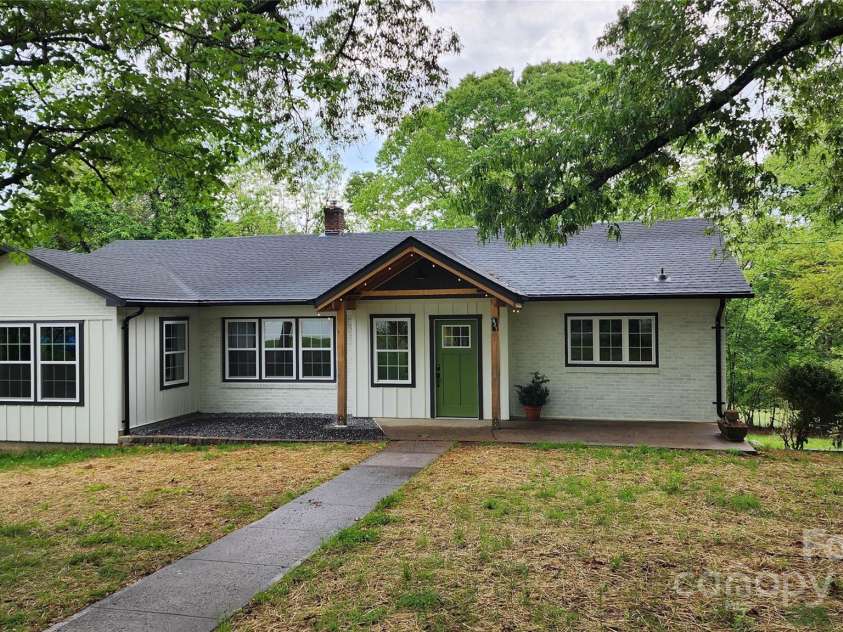 621 Watts Street, Valdese, NC 28690.  MLS# CAR4227194, YatesRealty ID 16692. 