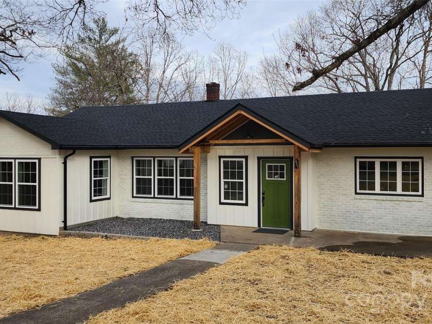 621 Watts Street, Valdese, NC 28690.  MLS# CAR4227194, YatesRealty ID 16692. 