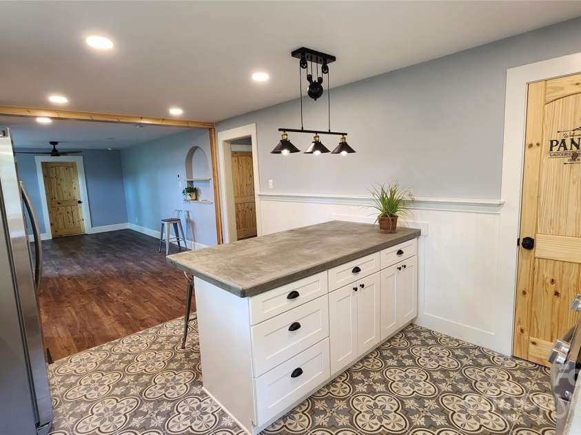 621 Watts Street, Valdese, NC 28690.  MLS# CAR4227194, YatesRealty ID 16692. 