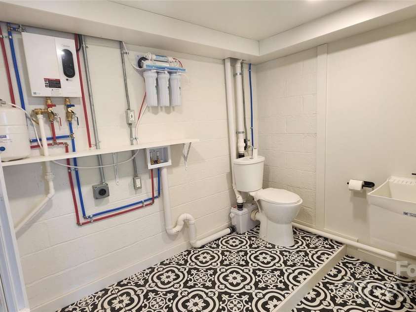 621 Watts Street, Valdese, NC 28690.  MLS# CAR4227194, YatesRealty ID 16692. 