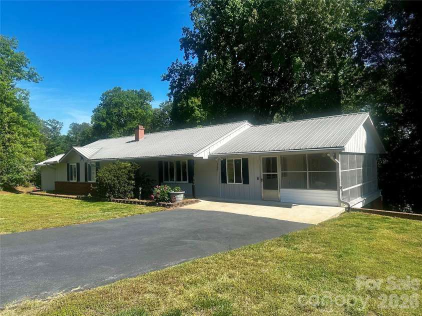 263 Spring Shore Road, Statesville, NC 28677.  MLS# CAR4374688, YatesRealty ID 16693. 