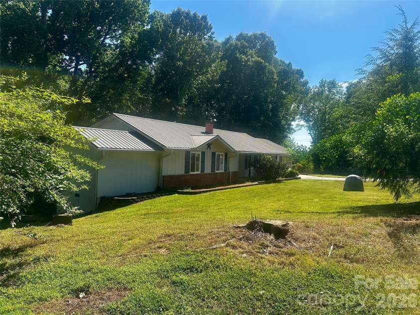 263 Spring Shore Road, Statesville, NC 28677.  MLS# CAR4374688, YatesRealty ID 16693. 