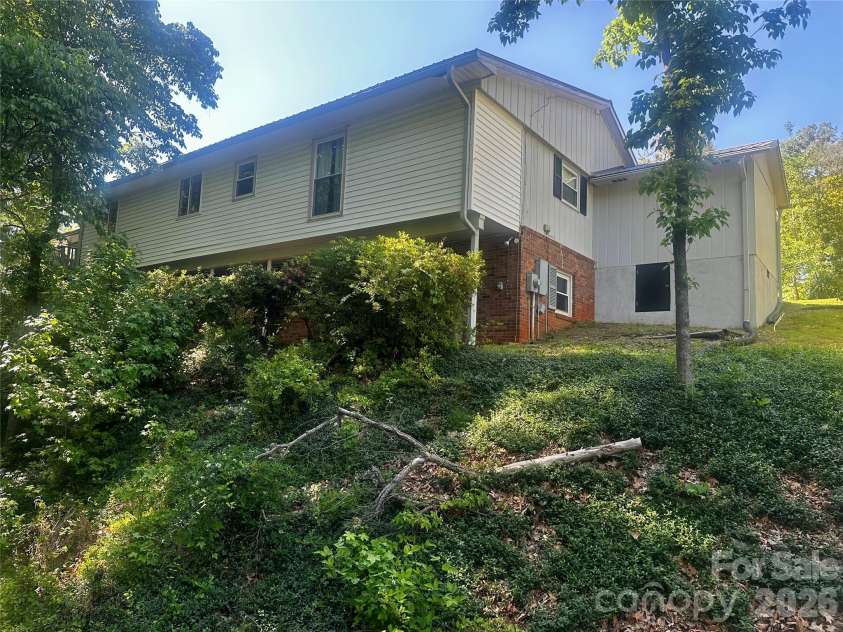 263 Spring Shore Road, Statesville, NC 28677.  MLS# CAR4374688, YatesRealty ID 16693. 