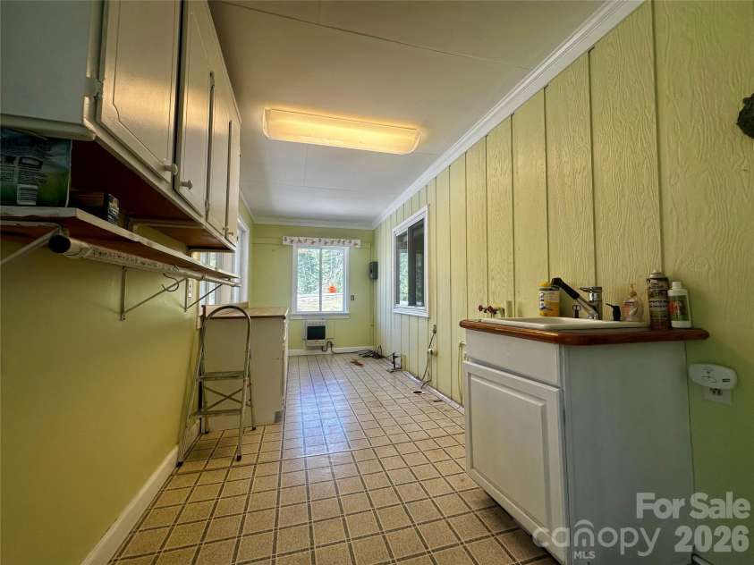 263 Spring Shore Road, Statesville, NC 28677.  MLS# CAR4374688, YatesRealty ID 16693. 
