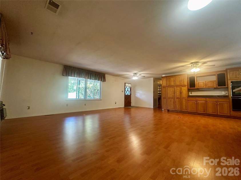 263 Spring Shore Road, Statesville, NC 28677.  MLS# CAR4374688, YatesRealty ID 16693. 