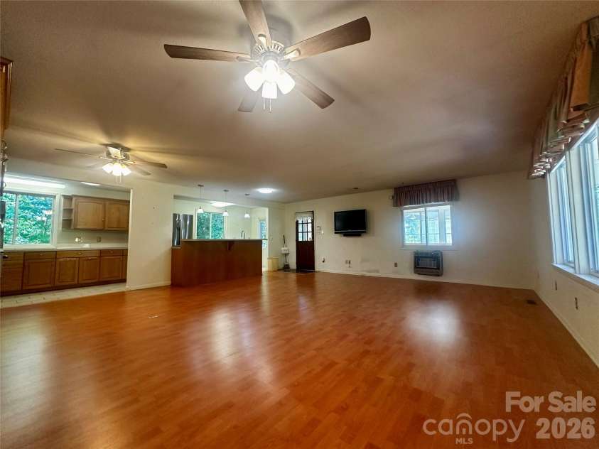 263 Spring Shore Road, Statesville, NC 28677.  MLS# CAR4374688, YatesRealty ID 16693. 