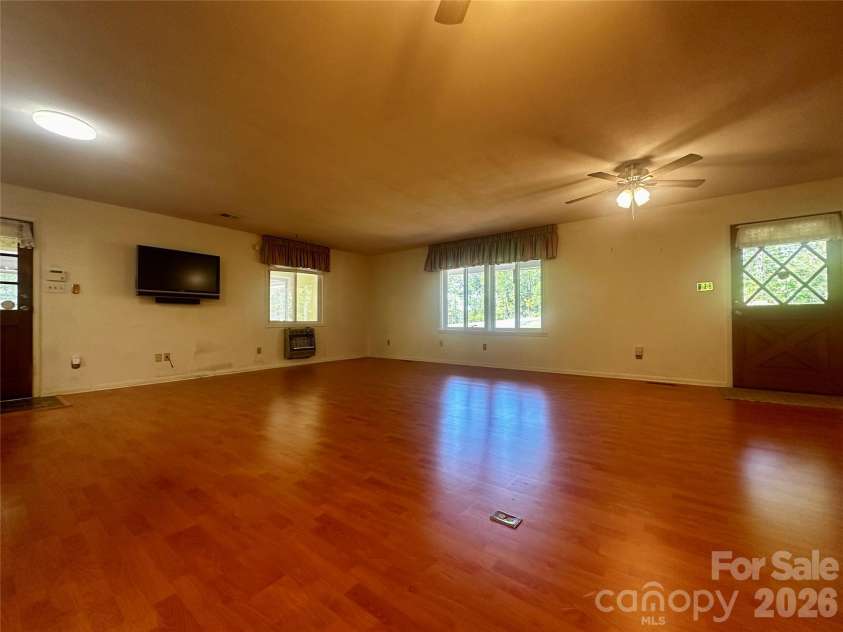 263 Spring Shore Road, Statesville, NC 28677.  MLS# CAR4374688, YatesRealty ID 16693. 