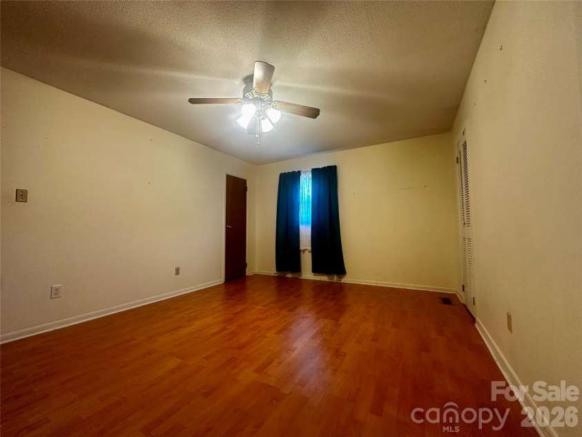 263 Spring Shore Road, Statesville, NC 28677.  MLS# CAR4374688, YatesRealty ID 16693. 