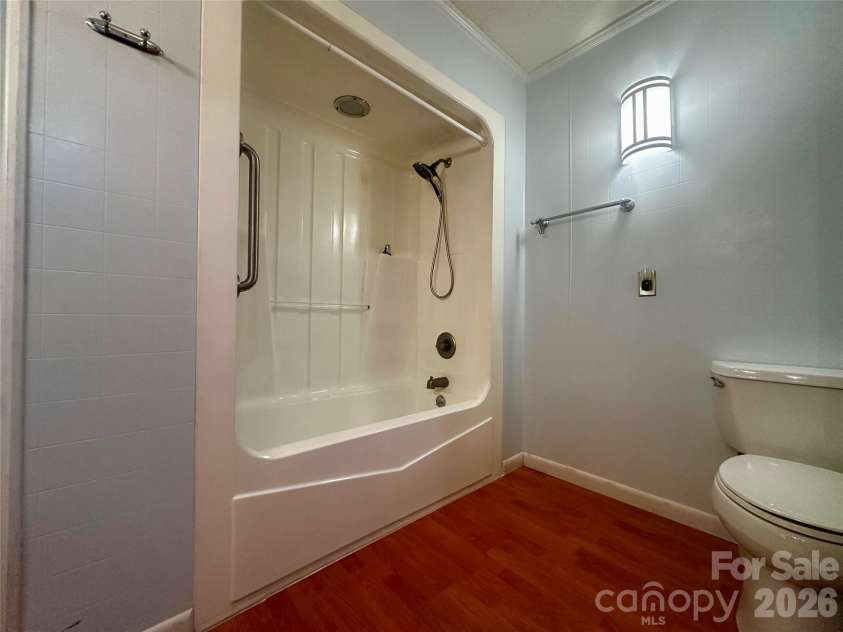 263 Spring Shore Road, Statesville, NC 28677.  MLS# CAR4374688, YatesRealty ID 16693. 