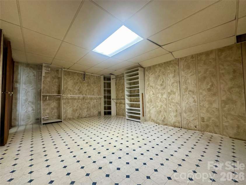 263 Spring Shore Road, Statesville, NC 28677.  MLS# CAR4374688, YatesRealty ID 16693. 