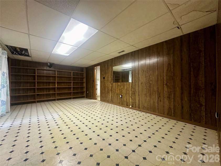 263 Spring Shore Road, Statesville, NC 28677.  MLS# CAR4374688, YatesRealty ID 16693. 