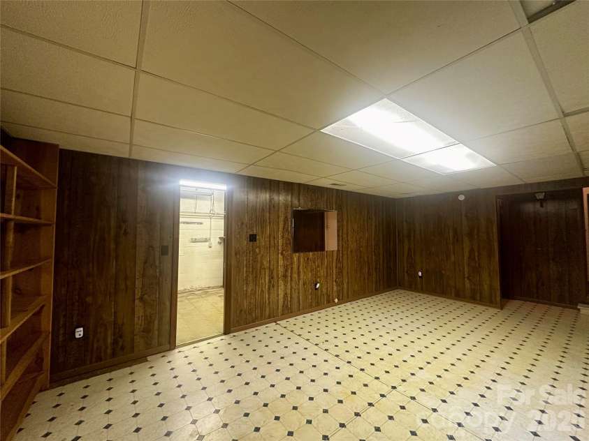 263 Spring Shore Road, Statesville, NC 28677.  MLS# CAR4374688, YatesRealty ID 16693. 
