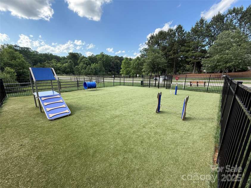 138 Montibello Drive, Mooresville, NC 28117.  MLS# CAR4258510, YatesRealty ID 16694. Community Dog Park