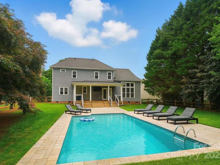 138 Montibello Drive, Mooresville, NC 28117.  MLS# CAR4258510, YatesRealty ID 16694. Plenty of room for a future pool! (virtual)