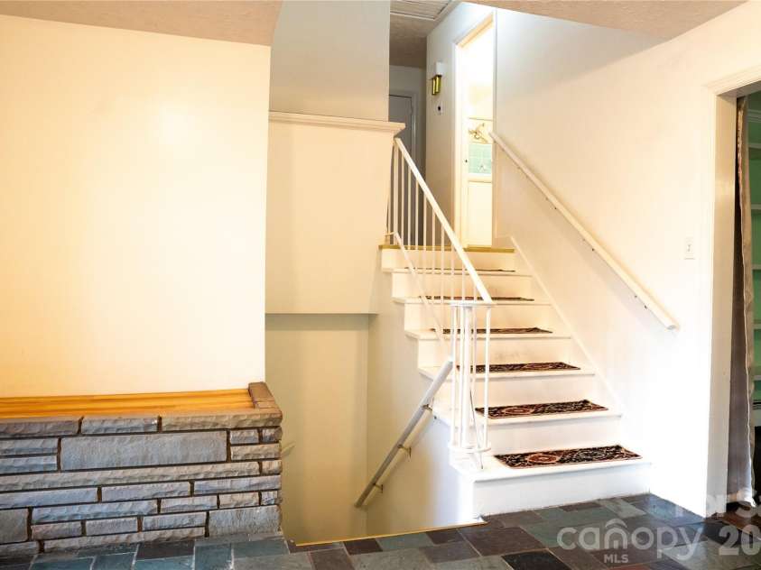 234 Edgewood Drive, Statesville, NC 28625.  MLS# CAR4364089, YatesRealty ID 16694. Split level floorplan