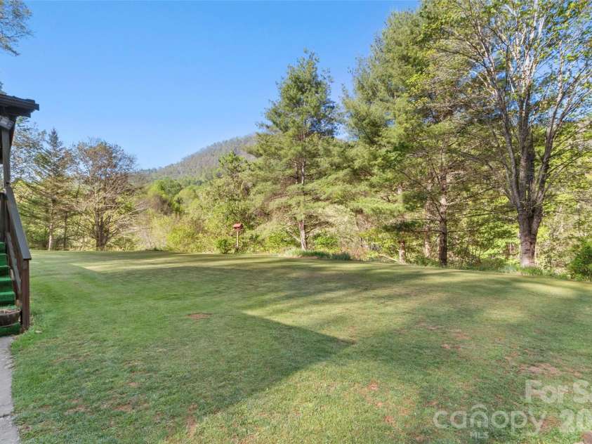 1270 Old Mine Fork Road, Burnsville, NC 28714.  MLS# CAR4375064, YatesRealty ID 16696. 