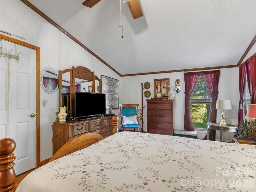 1270 Old Mine Fork Road, Burnsville, NC 28714.  MLS# CAR4375064, YatesRealty ID 16696. 