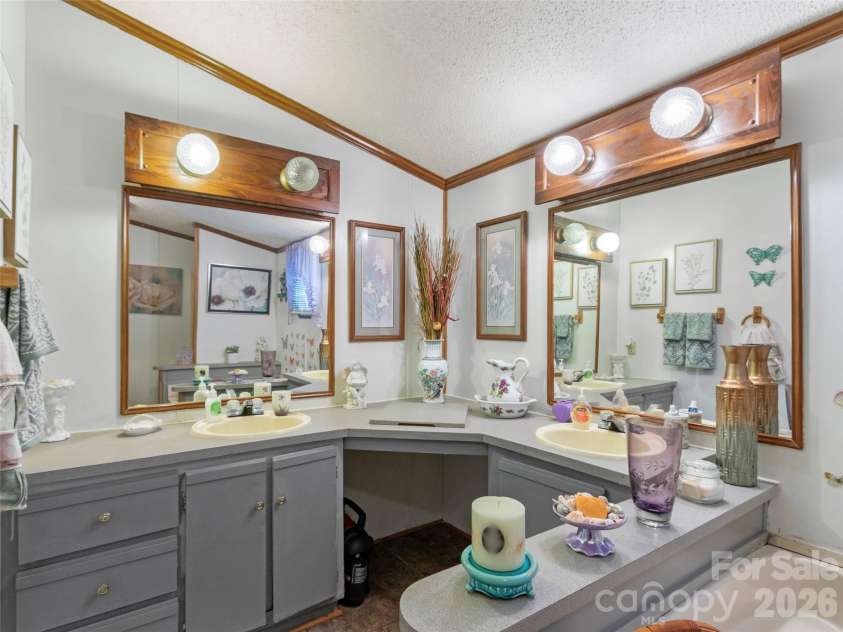 1270 Old Mine Fork Road, Burnsville, NC 28714.  MLS# CAR4375064, YatesRealty ID 16696. 