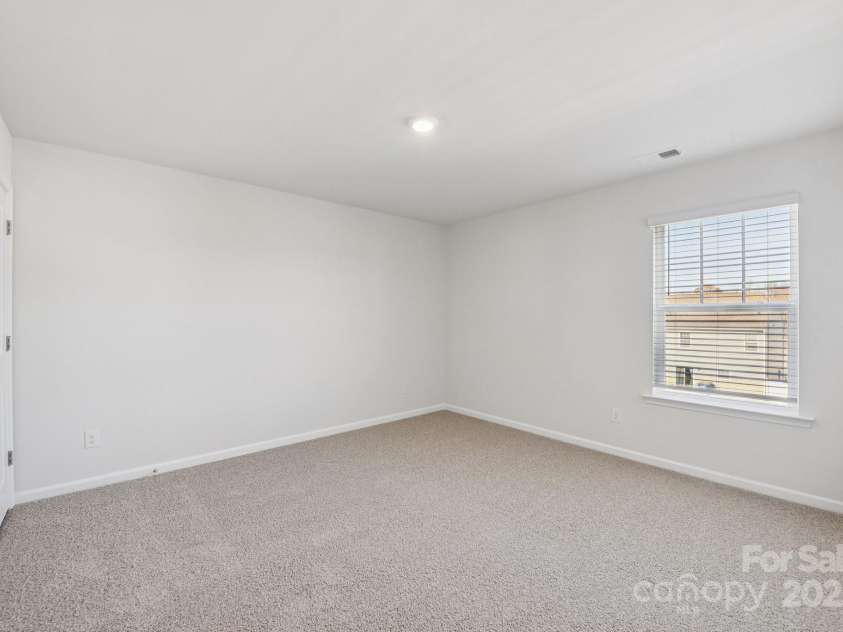 137 Meadow View Drive, Statesville, NC 28677.  MLS# CAR4254294, YatesRealty ID 16696. 