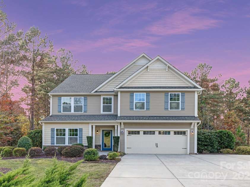 6003 Hawk View Road, Waxhaw, NC 28173.  MLS# CAR4197958, YatesRealty ID 16699. 