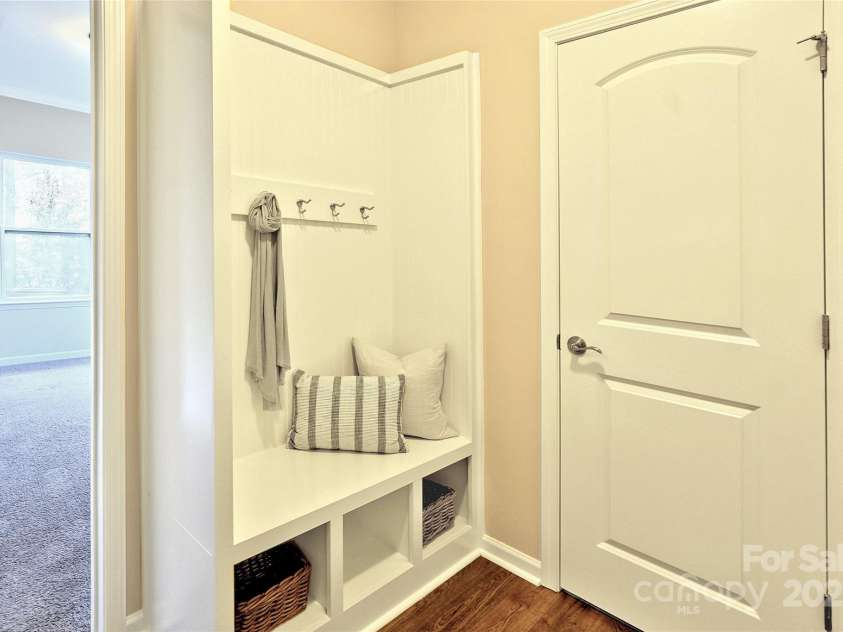 6003 Hawk View Road, Waxhaw, NC 28173.  MLS# CAR4197958, YatesRealty ID 16699. 